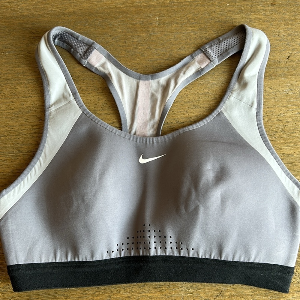 Nike Motion Adapt Hight Support Gray Sports Bra with Racerback Design Size Small